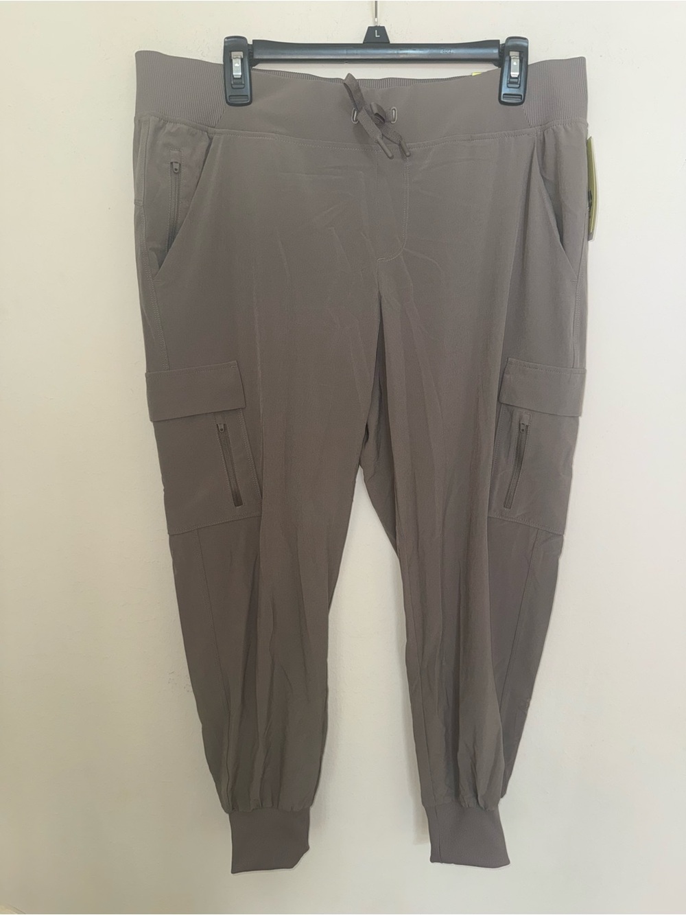 New All in motion Cargo joggers L